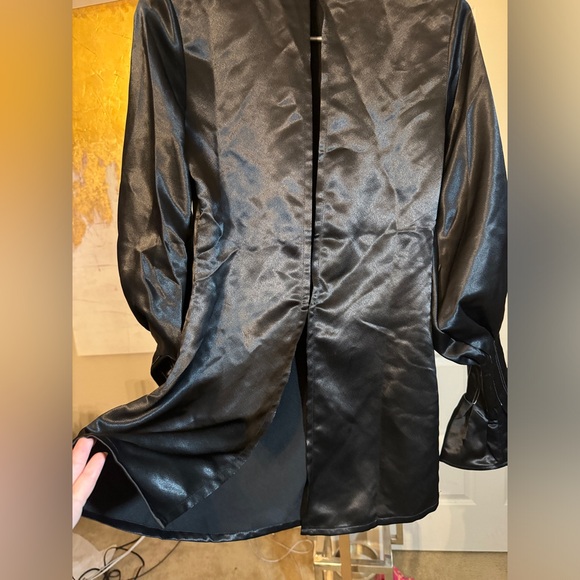 Zoey W. Black satin feeling top dramatic ruffle sleeve high neck pleated Sz S - Picture 6 of 11